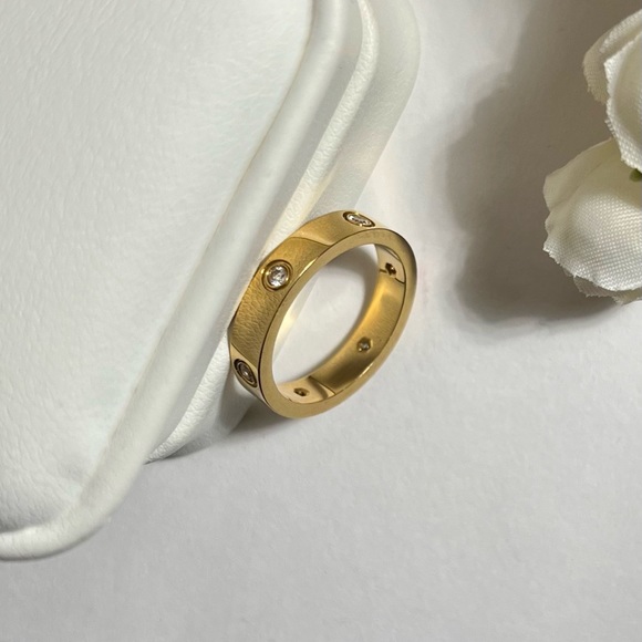 18K HGE Gold Band Ring love Crystal inlaid gold ring Size about an 8 Yellow Gold - Picture 10 of 12